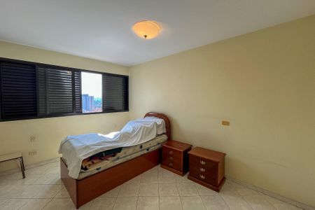 Apartamento à venda com 204m², 4 quartos e 2 vagas Apartamento à venda com 204m², 4 quartos e 2 vagasQuarto 2