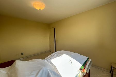 Apartamento à venda com 204m², 4 quartos e 2 vagas Apartamento à venda com 204m², 4 quartos e 2 vagasQuarto 2