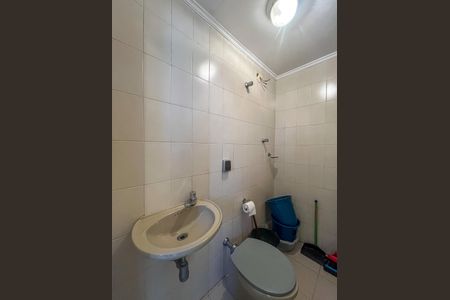 Apartamento à venda com 204m², 4 quartos e 2 vagas Apartamento à venda com 204m², 4 quartos e 2 vagasBanheiro de serviço