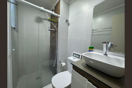 Banheiro de apartamento para alugar com 2 quartos, 70m² em Continental, Osasco