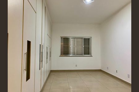 Casa para alugar com 450m², 4 quartos e 8 vagas