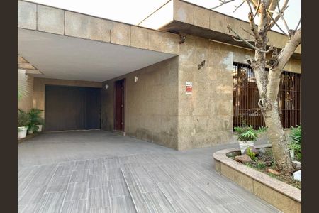 Casa para alugar com 450m², 4 quartos e 8 vagas