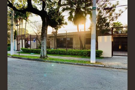 Casa para alugar com 450m², 4 quartos e 8 vagas