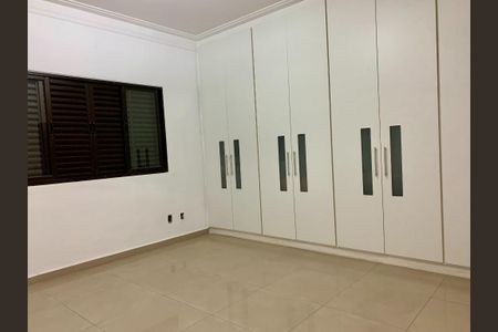 Casa para alugar com 450m², 4 quartos e 8 vagas