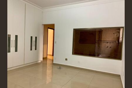 Casa para alugar com 450m², 4 quartos e 8 vagas