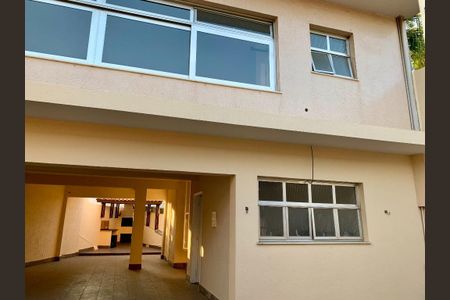 Casa para alugar com 450m², 4 quartos e 8 vagas