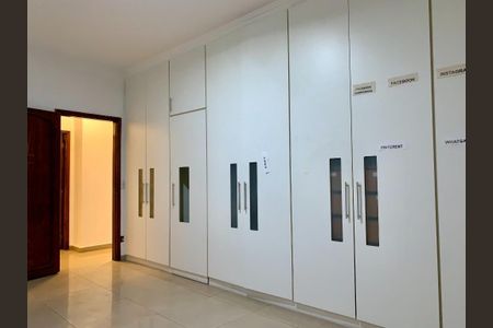Casa para alugar com 450m², 4 quartos e 8 vagas