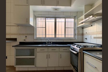 Casa para alugar com 450m², 4 quartos e 8 vagas