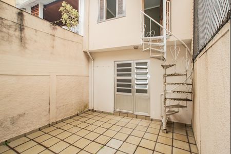 Casa para alugar com 97m², 2 quartos e 1 vagaQuintal