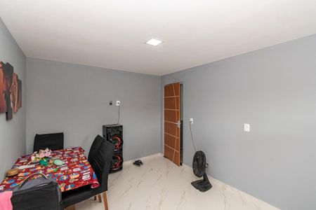 Sala de apartamento para alugar com 2 quartos, 55m² em Olaria, Rio de Janeiro