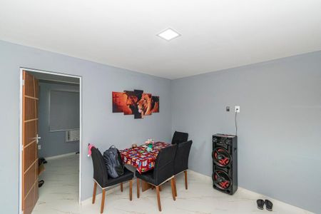 Sala de apartamento para alugar com 2 quartos, 55m² em Olaria, Rio de Janeiro