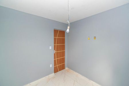 Quarto 1 de apartamento para alugar com 2 quartos, 55m² em Olaria, Rio de Janeiro