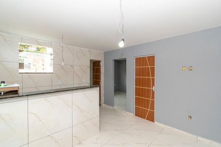 Sala de apartamento para alugar com 2 quartos, 55m² em Olaria, Rio de Janeiro