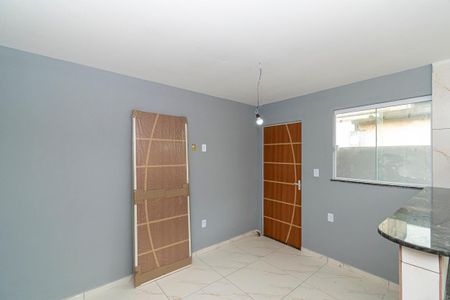 Sala de apartamento para alugar com 2 quartos, 55m² em Olaria, Rio de Janeiro