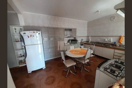Casa à venda com 150m², 4 quartos e 4 vagas
