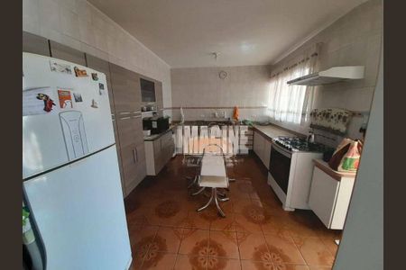 Casa à venda com 150m², 4 quartos e 4 vagas