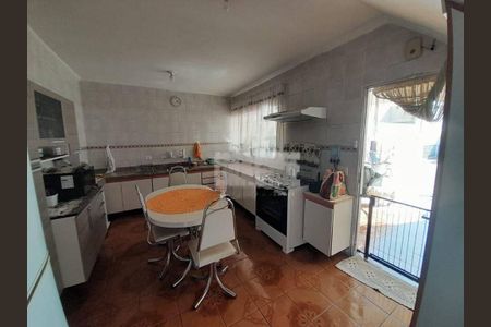 Casa à venda com 150m², 4 quartos e 4 vagas