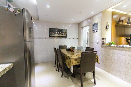 Casa à venda com 90m², 2 quartos e 2 vagas Casa à venda com 90m², 2 quartos e 2 vagasCozinha