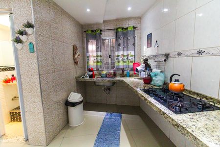 Casa à venda com 90m², 2 quartos e 2 vagas Casa à venda com 90m², 2 quartos e 2 vagasCozinha