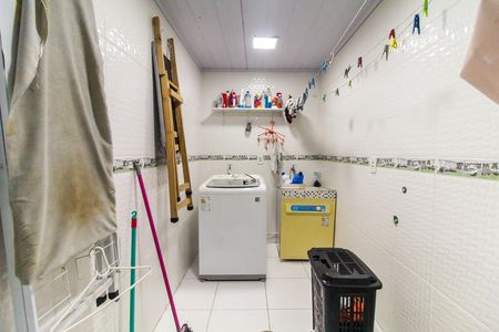 Casa à venda com 90m², 2 quartos e 2 vagas Casa à venda com 90m², 2 quartos e 2 vagasÁrea de Serviço