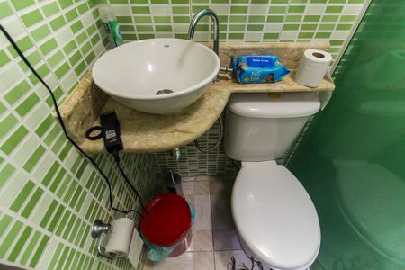 Casa à venda com 90m², 2 quartos e 2 vagas Casa à venda com 90m², 2 quartos e 2 vagasBanheiro