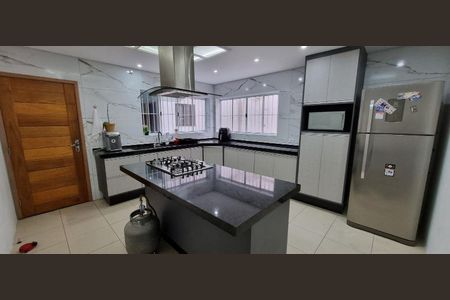 Foto 01 de casa à venda com 3 quartos, 230m² em Vila Prudente, São Paulo