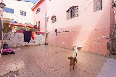 Casa à venda com 180m², 7 quartos e 4 vagasQuintal - Casa 1
