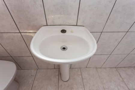 Casa à venda com 180m², 7 quartos e 4 vagasBanheiro - Casa 3