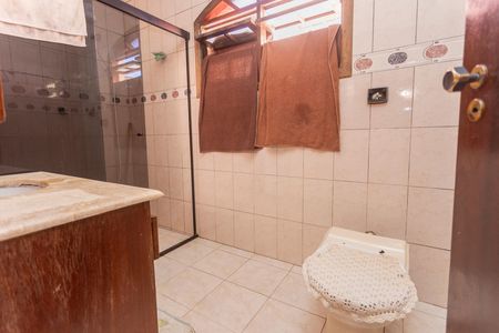 Casa à venda com 180m², 7 quartos e 4 vagasBanheiro - Casa 1