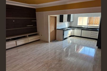 Casa à venda com 3 quartos, 210m² em Parque Dom Pedro II, Campinas