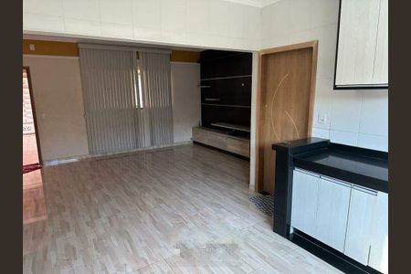 Casa à venda com 3 quartos, 210m² em Parque Dom Pedro II, Campinas