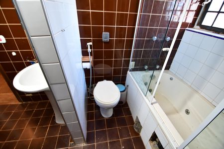 Casa para alugar com 210m², 3 quartos e 1 vagaBanheiro