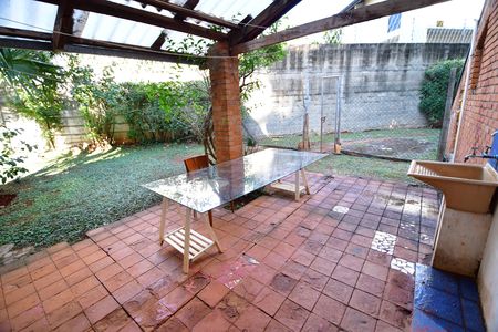 Casa para alugar com 210m², 3 quartos e 1 vagaÁrea de Serviço