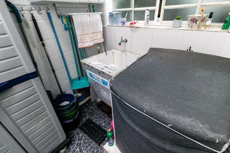 Casa à venda com 80m², 2 quartos e 2 vagas Casa à venda com 80m², 2 quartos e 2 vagasDetalhe da area de serviço