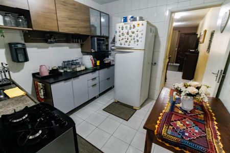 Casa à venda com 80m², 2 quartos e 2 vagas Casa à venda com 80m², 2 quartos e 2 vagasCozinha - Armários