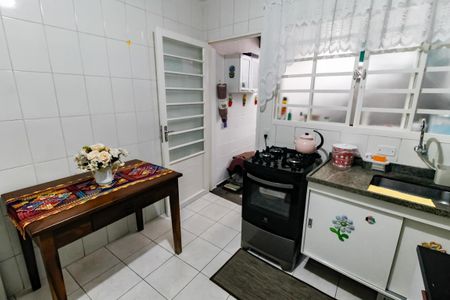 Casa à venda com 80m², 2 quartos e 2 vagas Casa à venda com 80m², 2 quartos e 2 vagasCozinha - Armários