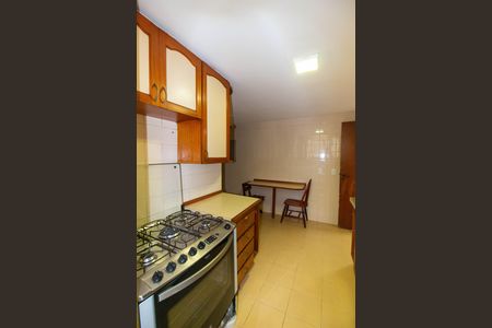 Apartamento para alugar com 133m², 2 quartos e 1 vaga Apartamento para alugar com 133m², 2 quartos e 1 vagaCozinha e Área de Serviço
