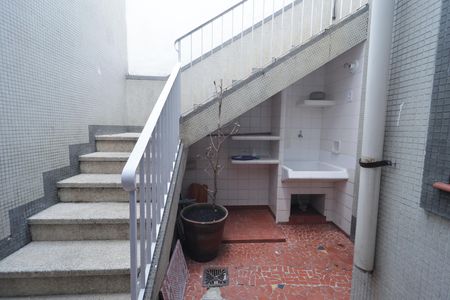Casa para alugar com 180m², 2 quartos e 1 vagaÁrea de Serviço