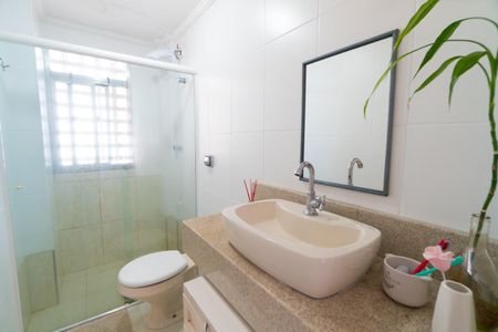 Apartamento à venda com 60m², 2 quartos e 1 vaga Apartamento à venda com 60m², 2 quartos e 1 vagaBanheiro