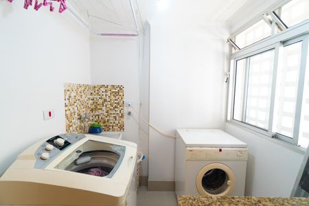 Apartamento à venda com 60m², 2 quartos e 1 vaga Apartamento à venda com 60m², 2 quartos e 1 vagaCozinha e Área de Serviço