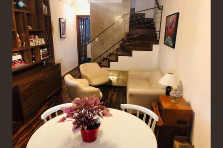 Casa à venda com 3 quartos, 100m² em Jardim Guarau, São Paulo