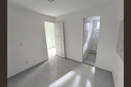 Sala de kitnet/studio para alugar com 1 quarto, 30m² em Monte Alegre, Cabo Frio