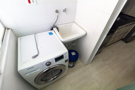 Apartamento à venda com 44m², 2 quartos e 1 vaga Apartamento à venda com 44m², 2 quartos e 1 vagaÁrea de Serviço