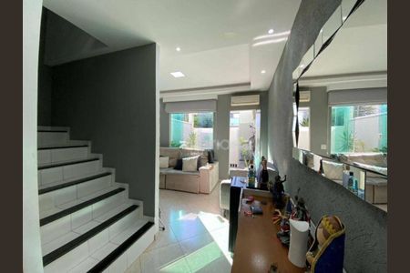 Casa de condomínio à venda com 75m², 2 quartos e 1 vaga