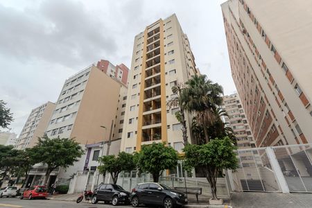 Apartamento para alugar com 57m², 2 quartos e 1 vaga Apartamento para alugar com 57m², 2 quartos e 1 vagaFachada