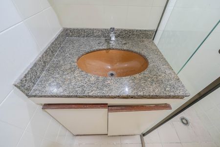 Apartamento para alugar com 57m², 2 quartos e 1 vaga Apartamento para alugar com 57m², 2 quartos e 1 vagaBanheiro da Suíte 1