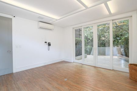 Casa à venda com 1057m², 5 quartos e 10 vagas Casa à venda com 1057m², 5 quartos e 10 vagasFoto 76