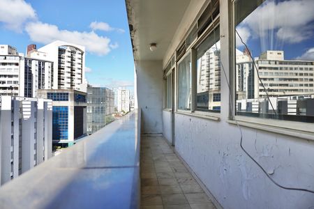Apartamento à venda com 105m², 2 quartos e sem vaga Apartamento à venda com 105m², 2 quartos e sem vagaVaranda da Sala