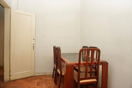 Apartamento à venda com 105m², 2 quartos e sem vaga Apartamento à venda com 105m², 2 quartos e sem vagaSala