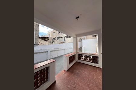 Casa para alugar com 199m², 2 quartos e 4 vagas Casa para alugar com 199m², 2 quartos e 4 vagasHall de entrada